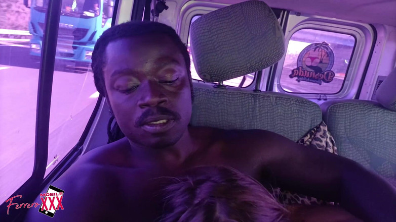 Ferrero anal experience: Она возбуждается во время поездки в аэропорт с двумя большими черными членами