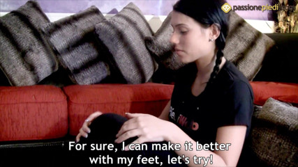Foot Fetish HD: Petra joue à des jeux