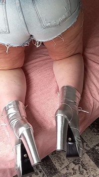 Curul meu sexy în pantaloni scurți pentru tine ejaculezi!