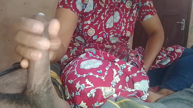 LEGSCOUPLE12: デリーの看護師アナガが彼氏のペニスを口に入れ、ミルクを吸う