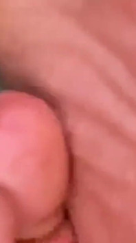 Pink Foxx bengelt haar muilezels en pronkt met voeten