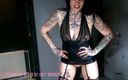 Domina Lady Vampira - SM Studio Femdom Empire: Dominatrixparty a Berlino parte 7 - Docce d&amp;#039;oro per bagni