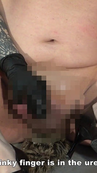 por chefe feminina, inferno de estrangulamento, contínuo após a ejaculação, lambida e limpeza de esperma, cinto de castidade preso, masturbação proibida