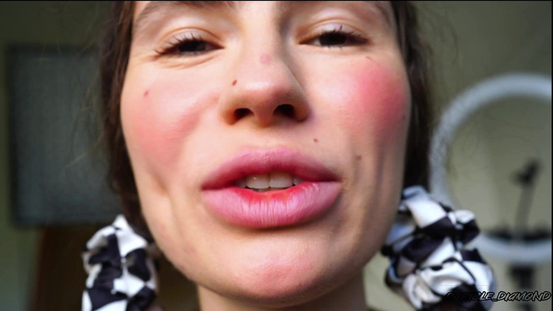 Rarible Diamond: Beso dorado sensual