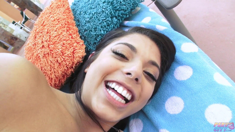 Perv City: สลัตวัยรุ่น Gina Valentina รูดหีเงี่ยน
