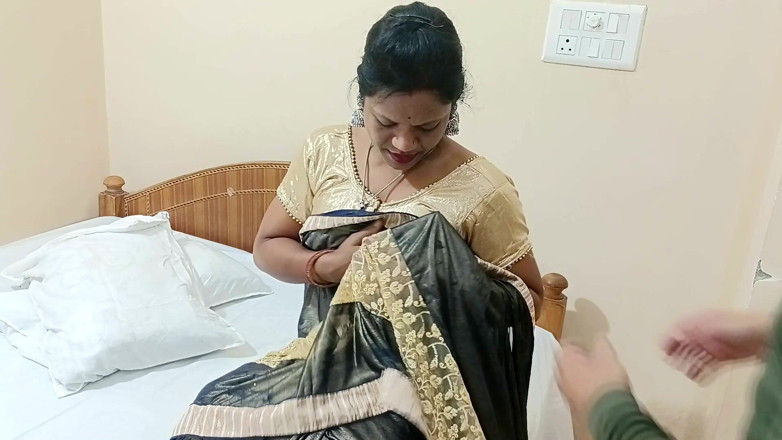 Popmini: Sumona si aktris bokep india lagi asik nyepong kontol dan...