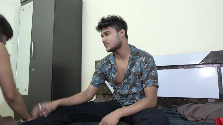 Kamasutra61: सबसे प्यारी कॉलेज लड़कियों के गोरे स्तन और बाल वाली फुद्दी भारतीय सेक्स 8 इंच लंड