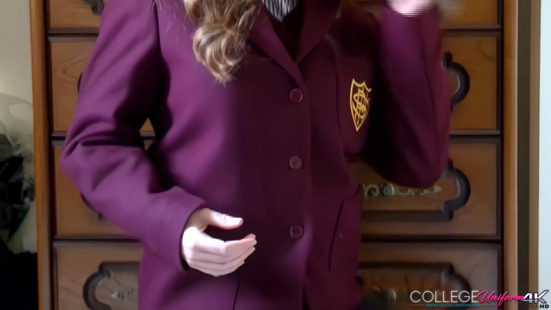 College Uniform: Pur și simplu cu Cat O'Connell