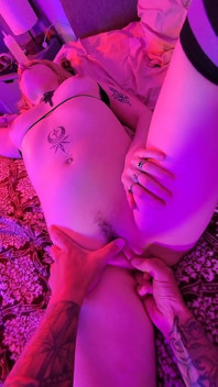 Gótica Baddie estraga um pau grosso dolorido, ultra x violeta