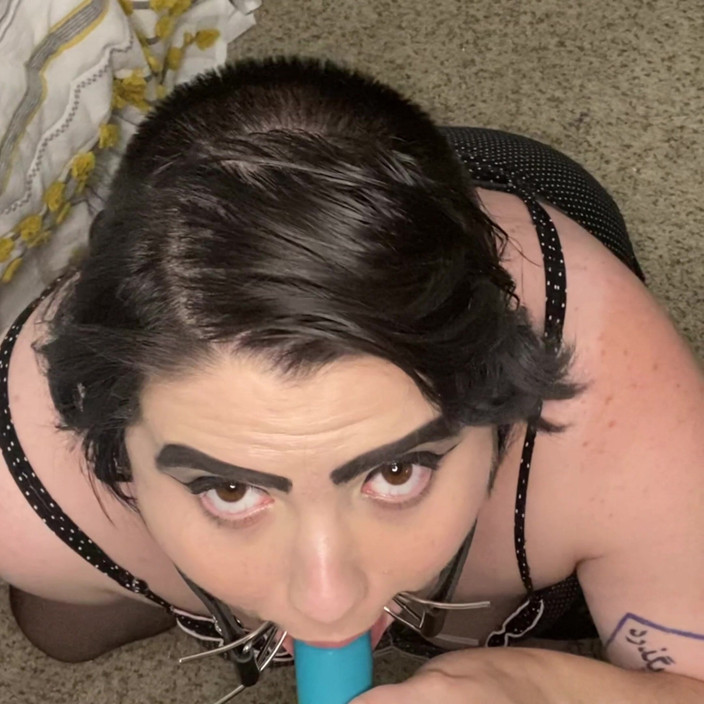 Adama Daat: POV amateur BBW cockslut deepthroating dildo and drooling in spider...