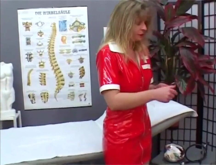 MCG Empire: Lelijke lesbiennes cougar willen een dildo