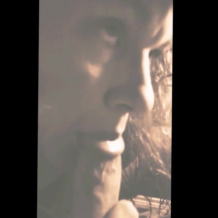 Bombstick and Trouble: 放荡的继母偷偷吸我厚厚的鸡巴