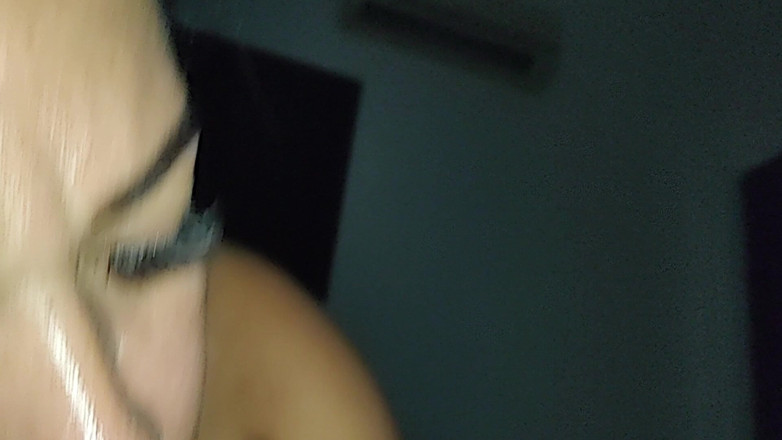 Cum-lobian dickdrainers: Khởi động cổ họng