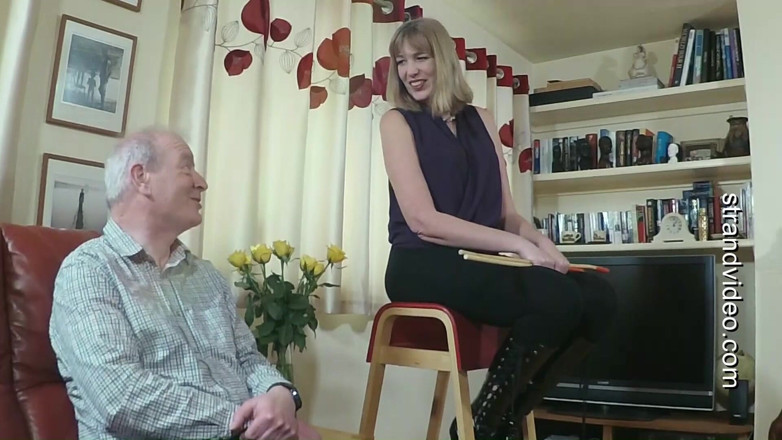 Sarah Stern: Une caning froide pour Henry