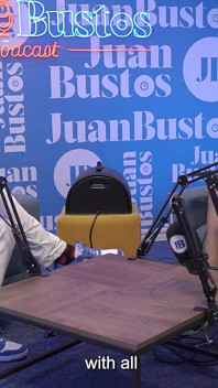 Megan Russo, kleine rothaarige, reitet schwanz und vibratormaschine beim porno-casting - Juan Bustos Podcast