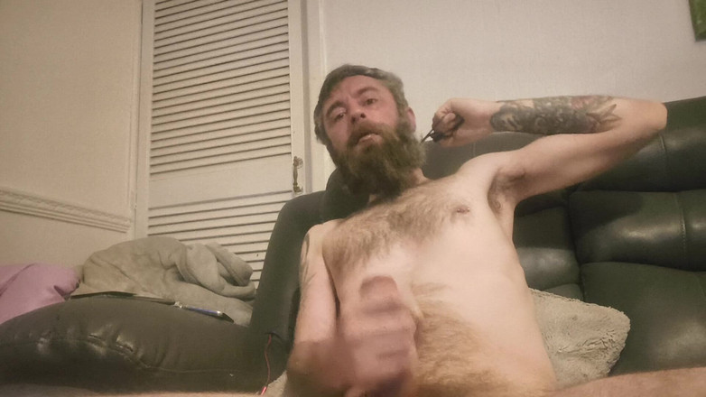 Smoking stoker: Büyük yarağımı mastürbasyon yapıyor, döl öncesi boşalmayı tadıp boşalma