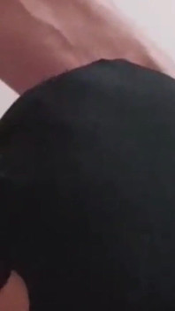 MILF si vezme penis do pusy a udělá pořádný výstřik