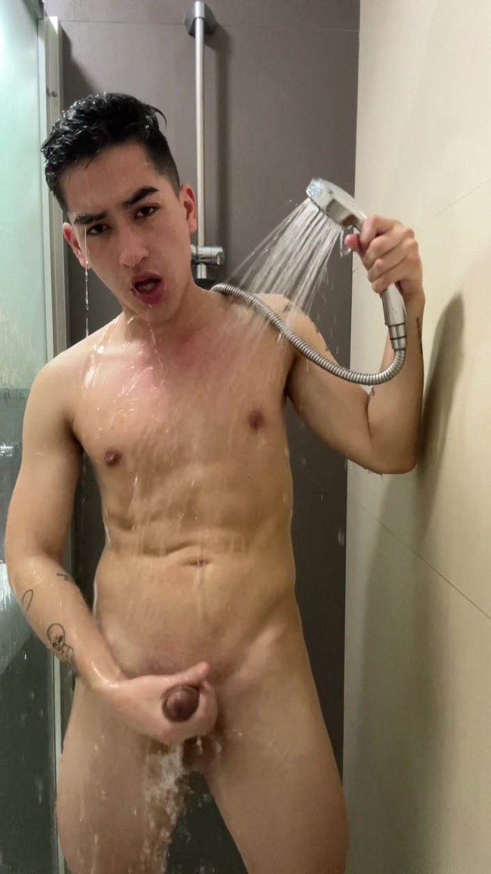 Johnny Hakson: Mandi bareng yuk, sayang?