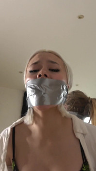 Alina a Lilly Kancelářské sekretářky nahrávají pásky svázané zpět, dávení a bojovní! (4k)