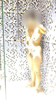 私たちはXXXを洗いに行きます