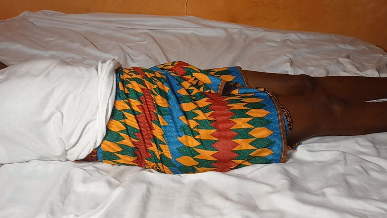 Fridayborn3: Africký student a učitel si užívají