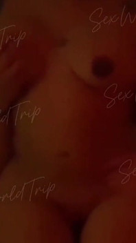 Sexworldtrip - cewek latina hot amatir di kamar hotel dengan lampu merah, rekaman seks asli nyepong & ngentot