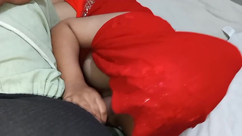 RedQueenRQ: 性別とインドの温泉Auntyに赤いSaree、ヒンディー語オーディオ