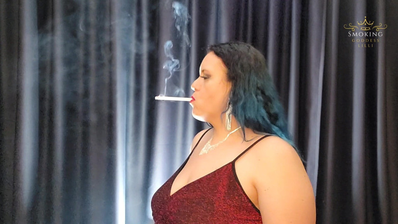 Lilli Cukierek Cox: Lilli Smoking Vs120
