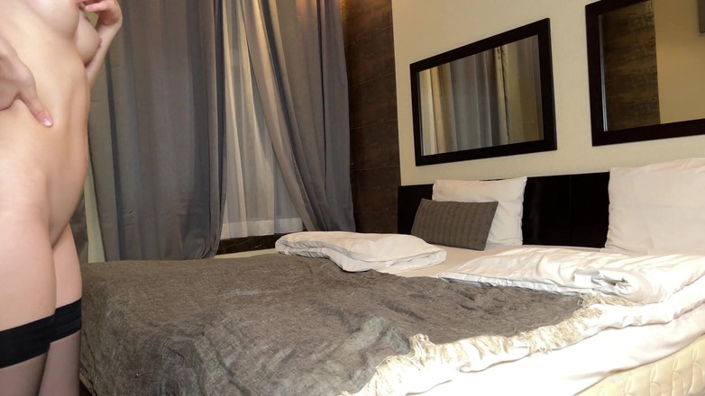 LoveHomePorn: Fiesty redhead melahap kontol sebelum dientot habis-habisan