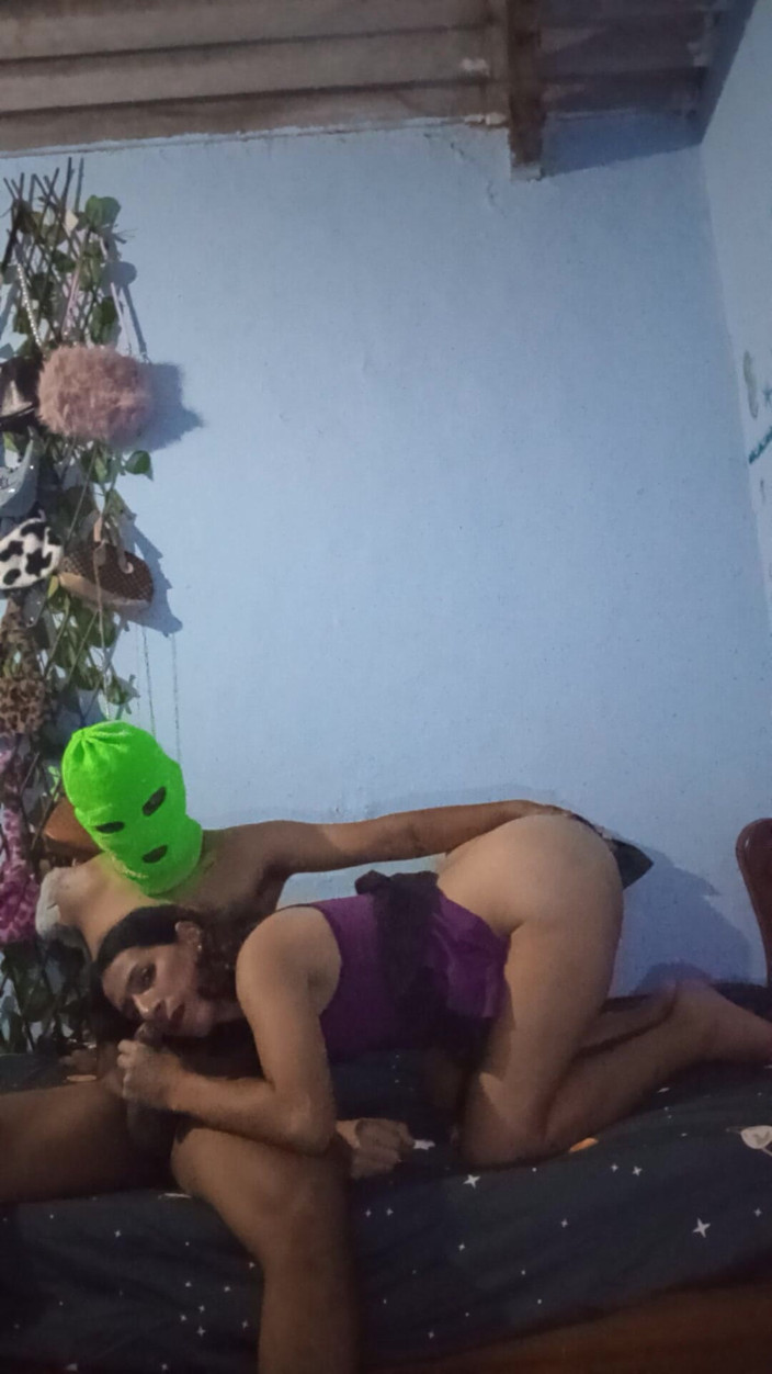 Femboy from Colombia: उस सौतेले भाई के साथ एक अमीर मुठभेड़