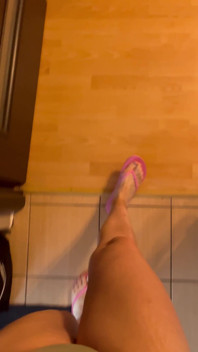 POV: Zvuky chůze žabky