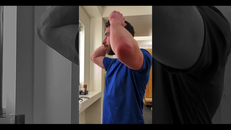 Jay Stroke: Umkleidekabine nach meiner dusche nach dem training abtrocknen