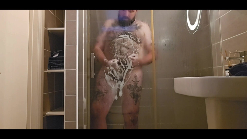 The Airbnb Host Caught Me Jerking off in the Shower! (Chris Underwill)