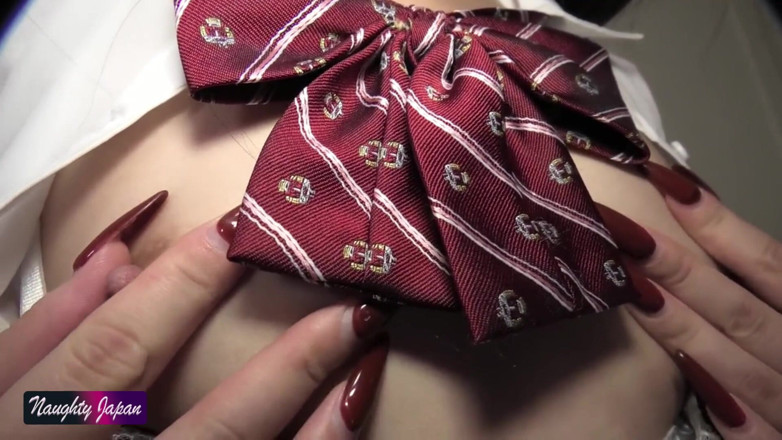 The Sexual Issues: Ясная черноволосая длинная красотка с бледными стройными конечностями, послушная М природа, экстремальный фетиш крупным планом, витрина