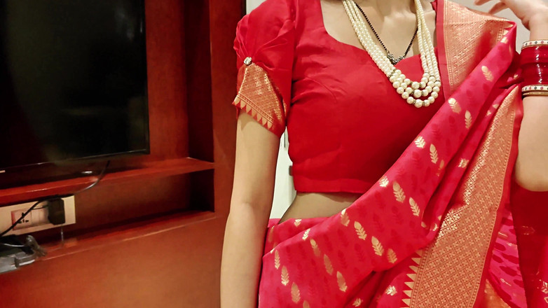 Sassysonia: Bhabhi desi India yang baru berkahwin tidak dapat mengawal emosinya...