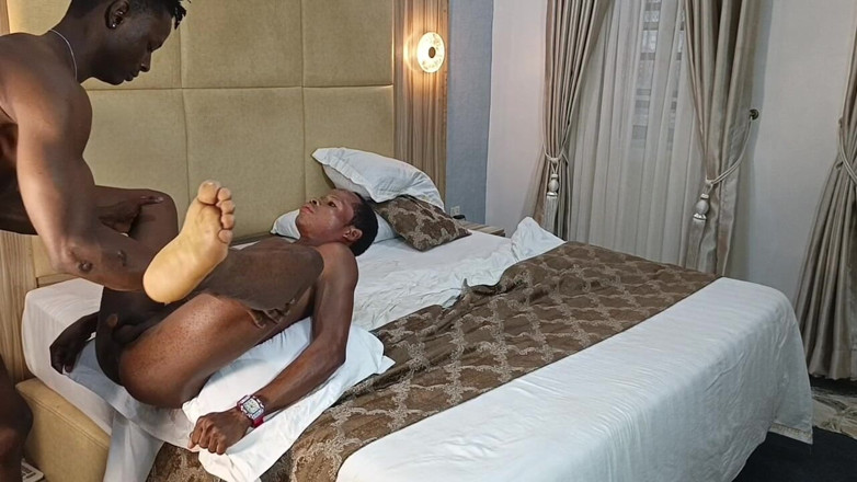 Pa_blo: Cuộc hẹn ngày đầu tiên của đầu bếp riêng thật nóng bỏng...