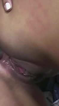 Une cougar insatiable se fait fourrer son cul brésilien
