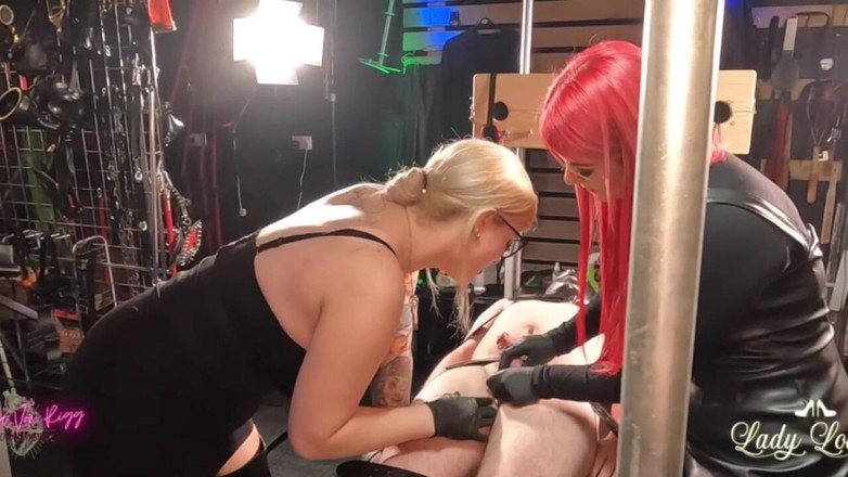 Diana Von Rigg: Sexy voskové koule rozmačkané mučení