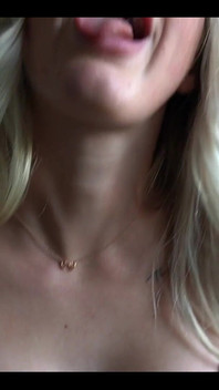 Aku selalu pemalu di depan kamera