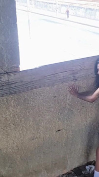 Saya menangkap bola di teres 100% dubur