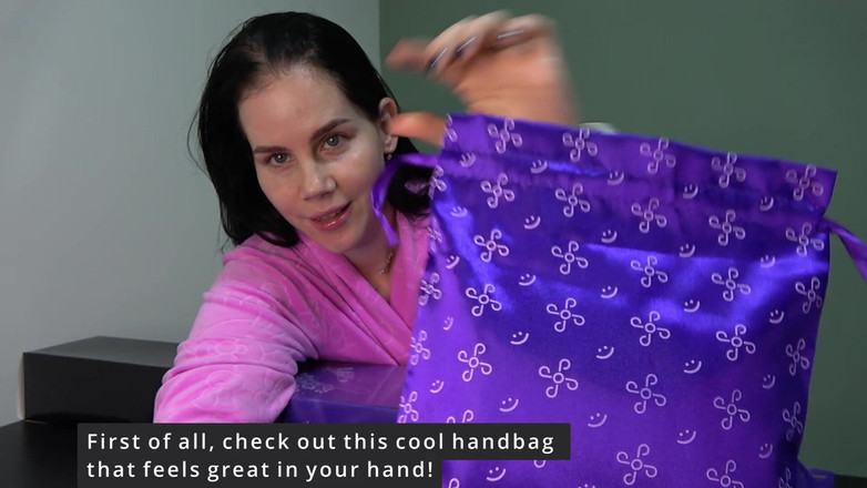 Anna Sky: Anna Packar Upp Och Granskar Gåvor Från Joyhub