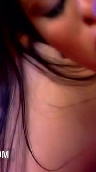Orgie mit 4 sexy schätzchen in einem swingerclub