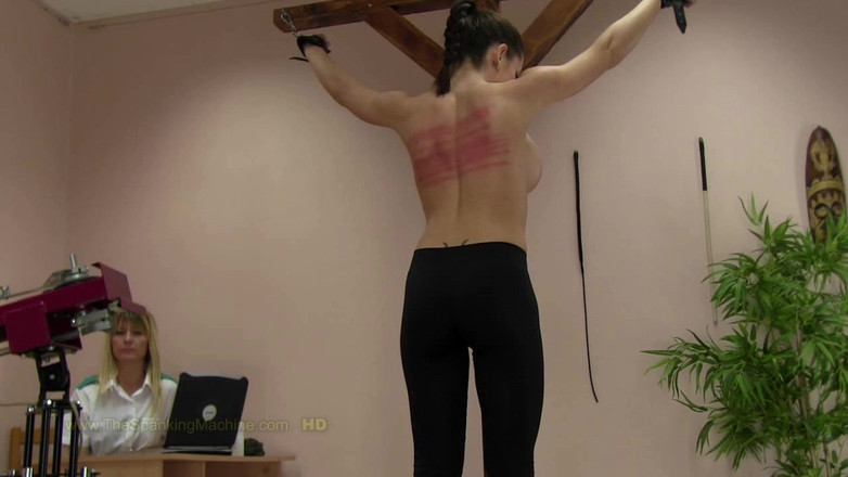 The Spanking Machine: Marianna1 máquina de nalgadas - azotes de espalda desnuda