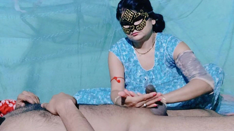 NituRandi94: Un ami de ma belle-mère desi lui masse le pénis...