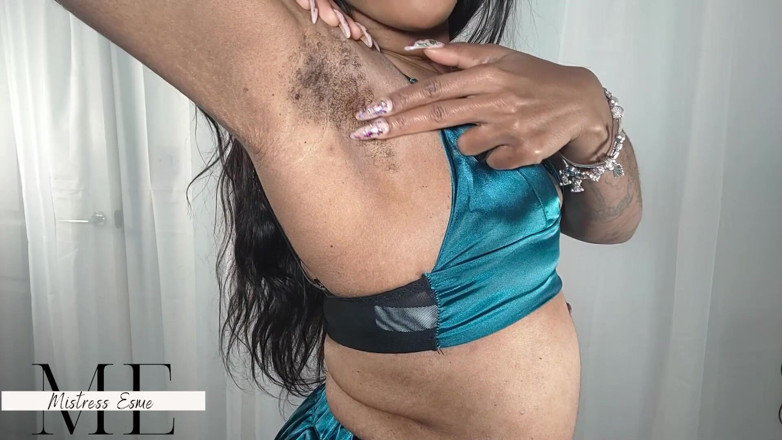 Mistress Esme: Lubang berbulu saya tidak menyembah diri mereka