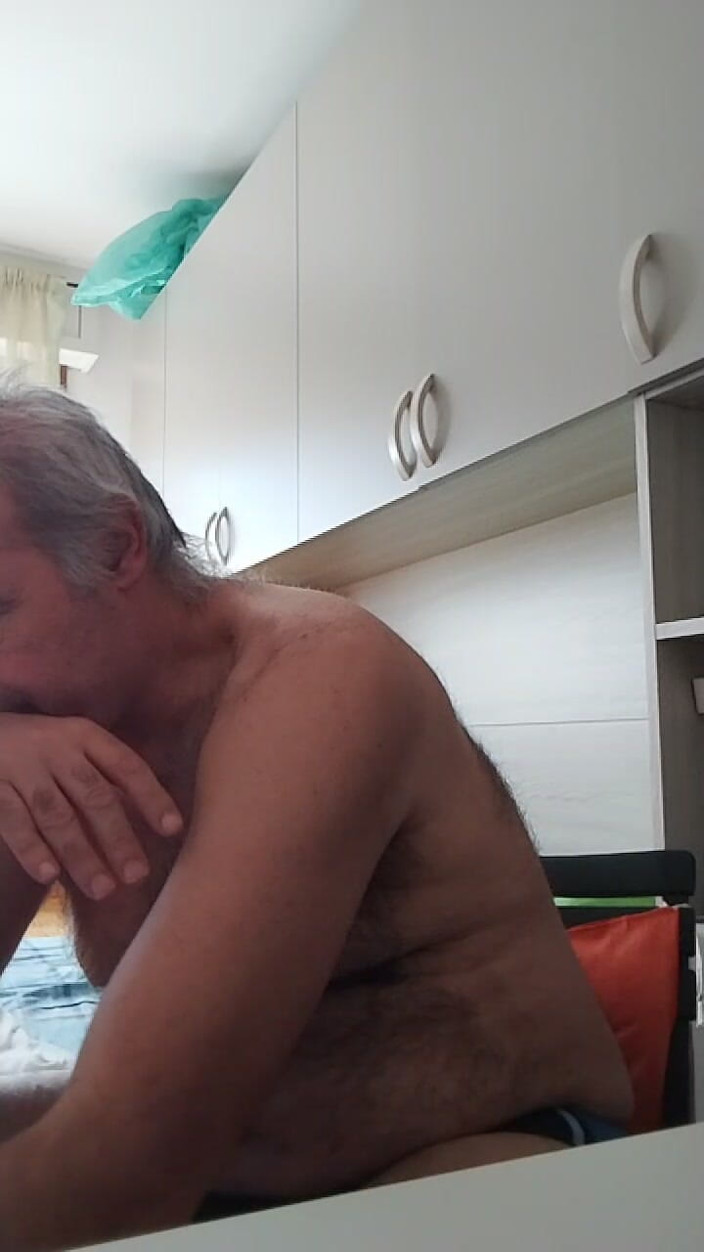 Setesesso7: Eu fodo a garrafa plástica e mixi três vezes dentro...