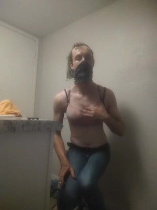 K8e Snow: Kleidung im badezimmer anprobieren