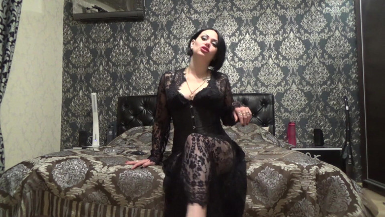 Goddess Misha Goldy: Kadın egemenliği 2. sürüm boşalma izni olmadan! Göt parmaklama ile