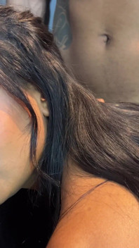 Una Pareja De Enamorados Cumpliendo Una Fantasía En Una Orgía Con Sexo Anal