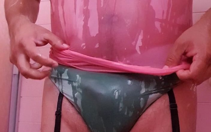 Wet lingerie: Ficando molhada em vestido licra e lingerie de nylon